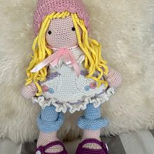 Mi proyecto del curso: Elaboración de muñecas amigurumi románticas. Projekt z dziedziny Craft, Projektowanie zabawek,  Tkactwo, Sz, dełkowanie, Amigurumi, Wzornictwo tekst i liów użytkownika Ale Bringas - 02.08.2023