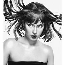 Black & White. Photograph, and Portrait Photograph project by Bruna Longatta - 03.01.2023