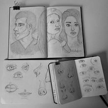 Meu projeto do curso: Caderno de retratos: explore o rosto humano. Un proyecto de Bocetado, Dibujo, Dibujo de Retrato, Dibujo artístico y Sketchbook de Carolina - 10.08.2023
