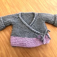 Mi proyecto del curso: Tejido de punto para prendas infantiles. Projekt z dziedziny Projektowanie mod,  Tkactwo, DIY, Dziewiarstwo Ręczne, Wzornictwo tekst i liów użytkownika Elisabet Martínez - 11.08.2023