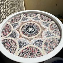 Mon projet du cours : Initiation à l'art de la mosaïque. Projekt z dziedziny Craft, Projektowanie i w, rób mebli,  Dekoracja wnętrz, Ceramika i DIY użytkownika Amina Sghr - 12.08.2023