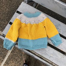 Jersey con cenefa. Un progetto di Maglia di m_geiko - 14.08.2023