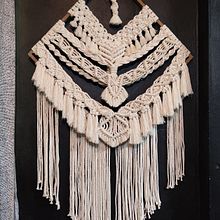 Mi proyecto del curso: Introducción al tapiz de macramé. Un progetto di Design di accessori, Artigianato, Fiber Art, Macramè e Textile Design di shiroi_yoy - 01.08.2023