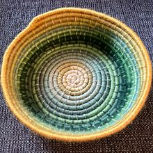 My project for course: Basket Weaving for Beginners: The Coiling Technique . % notapoodle tarafından hazırlanan Aksesuar Tasarımı, Sanat ve El Sanatları, Moda Tasarımı, Elyaf Sanatları, Ve Tekstil Tasarımı projesi - 08.16.2023