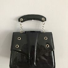 My project for course: Professional Leather Handbag Design. Un progetto di Design, Design di accessori, Artigianato, Fashion design e Cucito di Héctor B - 19.08.2023