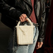 Mi proyecto del curso: Diseño y elaboración de bolsos con cuentas  . Design, Accessor, Design, Arts, Crafts, Fashion Design, and Fiber Arts project by marilyndelmar86 - 08.24.2023