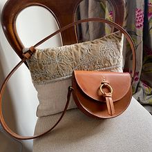 Moonrise bag. Un progetto di Design di Susan Preston - 26.08.2023