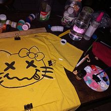 Mi proyecto del curso: Introducción a la pintura a mano sobre prendas. Pintura, Design têxtil, Artesanato, DIY, Upc, e cling projeto de Jocelyne Guerrero Maqueda - 28.08.2023