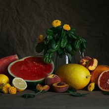 My project for course: Still-Life Photography: Create Dark and Moody Images. Projekt z dziedziny Fotografia produktowa, Fotografia art, st, czna i Fotografia kulinarna użytkownika Inna Kruglova - 31.08.2023