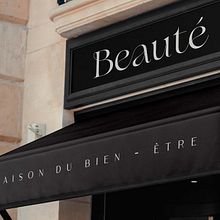 Beauté | Brand identity. Een project van  Ontwerp,  Branding en identiteit,  Design management, Grafisch ontwerp, Typografie, Social media, Retoucheren van foto's, Logo-ontwerp y  Concept art van Stephanie Sol Kauze - 31.08.2023