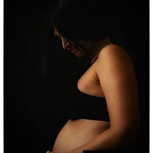 Maternity . Een project van Modefotografie y Digitale fotografie van dellafois - 01.09.2023