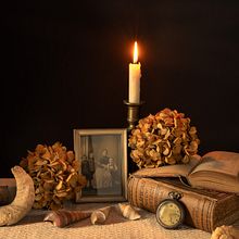 Mein Abschlussprojekt Still-Life Fotografie: Dunkle und stimmungsvolle Bilder erstellen. Fine-Art Photograph, Product Photograph, and Food Photograph project by sv_9 - 09.02.2023