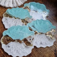 Mein Abschlussprojekt für den Kurs: Harzkunst: Designe und gestalte eine Lampe von Grund auf. Artesanato, Design e fabricação de móveis, Design de interiores, Decoração de interiores, e DIY projeto de anamarijai9191 - 02.09.2023