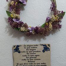 Mi proyecto del curso: Creación de coronas con flores secas. Projekt z dziedziny Design, Projektowanie wnętrz, Architektura krajobrazu, DIY, Kompoz, cje kwiatowe i botaniczne, Wzornictwo tekst, liów i Fotografia użytkownika rosadr38 - 01.09.2023