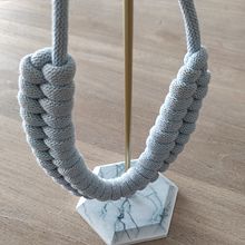 My project for course: Rope Jewelry for Beginners: Make Your Own Necklaces. Projekt z dziedziny Craft, Projektowanie biżuterii, Makrama, Wzornictwo tekst i liów użytkownika claudiarossi75 - 03.09.2023