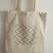 Bordado japonés sashiko en cuadros , tote bags y bolsitas. Un proyecto de Bordado, Tejido, DIY, Upc, cling y Diseño textil de Eulle & Chiche - 03.09.2023