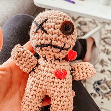 Muñeco Woodoo. Amigurumi project by Marta Sánchez - 09.08.2023