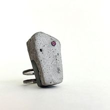 Rhodolite Garnet Concrete Ring. 3D, Accessor, Design, Arts, Crafts, Jewelr, Design, and Fashion Design project by traceycarswell - 04.20.2020