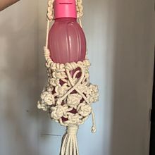 Mi proyecto del curso: Diseño de accesorios en macramé. Un projet de Création d'accessoires, Artisanat, Décoration, Art textile, Macramé , et Design textile de Rosa Morales - 16.09.2023