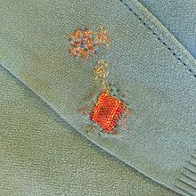 Mended Sweater. Een project van Borduurwerk van Cassandra Clancy - 23.09.2023