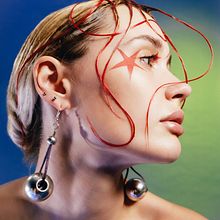 Rubeus - Fashion Editorial. Een project van Fotografie, Fotografische postproductie, Modefotografie,  Fotografische verlichting, Studiofotografie y Artistieke fotografie van Flor De Cuchillo - 06.09.2023