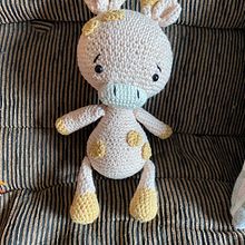 Mi proyecto del curso: Amigurumi para principiantes: teje animales en crochet. Un proyecto de Artesanía, Diseño de juguetes, Crochet, Amigurumi y Diseño textil de paulakeblaitis - 27.09.2023