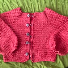 Mi proyecto del curso: Top-down: prendas a crochet de una sola pieza. Un proyecto de Diseño de moda, Tejido, DIY y Diseño textil de Paola Prada salcedo - 23.07.2023