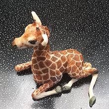 Baby giraffe. Un proyecto de Diseño de Brenda Helfrich - 29.09.2023
