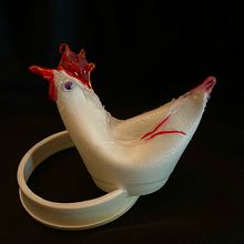 Styrofoam cup Chicken. Un progetto di 3D e Arte concettuale di Sandra Petterson - 12.09.2020