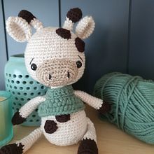 My project for course: Crocheting Amigurumi Animals for Beginners. Projekt z dziedziny Craft, Projektowanie zabawek, Sz, dełkowanie, Amigurumi, Wzornictwo tekst i liów użytkownika racheljacqueline.wong - 04.10.2023