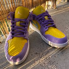 My project for course: Air Jordan 1 Customization. Projekt z dziedziny Projektowanie dodatków, Projektowanie mod, Malarstwo akr, lowe, DIY, Upc i cling użytkownika kid.svadja - 04.10.2023
