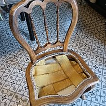 Mi proyecto del curso: Restauración y tapizado de sillas. Un proyecto de Artesanía, Diseño, creación de muebles					, Diseño de interiores, DIY, Carpintería, Upc y cling de María José - 04.10.2023