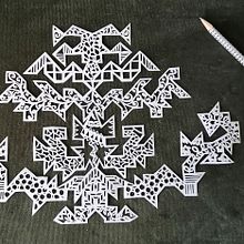 Mi proyecto del curso: Introducción al arte de recortar papel con la técnica Kirie. Un progetto di Illustrazione tradizionale, Artigianato, Papercraft e DIY di rouspino - 06.10.2023