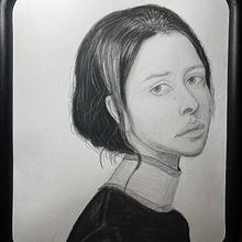 Mi proyecto del curso: Retrato realista con lápiz de grafito. Un projet de Illustration traditionnelle, Beaux Arts, Esquisse , Dessin au crayon, Dessin, Dessin de portrait, Dessin réaliste, Dessin artistique , et Dessin anatomique de offaceblack - 07.10.2023