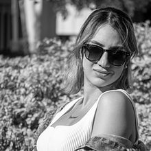 Mon projet du cours : Direction de modèles pour la photographie. Photograph, Fashion Photograph, Portrait Photograph, and Studio Photograph project by jonathangaudreau87 - 10.08.2023