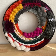 My project for course: Circular Weaving for Colorful Wall Decor. Arts, Crafts, Interior Design, Pattern Design, Fiber Arts, Weaving, and Textile Design project by Kimberly Wolz - 10.10.2023