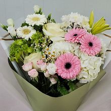 My project for course: Floral Bouquet Creation for Beginners. Floral, and Plant Design project by Hajar Ahmed - 04.28.2023
