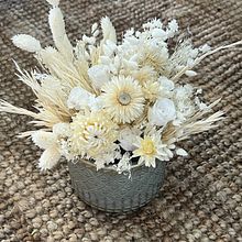 Mi proyecto del curso: Creación de ramos de flores desde cero. Un proyecto de Diseño de interiores, Paisajismo, Decoración de interiores, DIY, Diseño floral y vegetal de laura_montielraposo - 17.10.2023