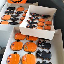 Meu projeto do curso: Decoração de biscoitos com glacê real para iniciantes. Un proyecto de Diseño, Pintura y DIY de Fátima Silva - 18.10.2023