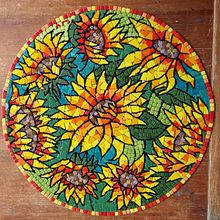 My project for course: Introduction to Mosaic Artwork. Un progetto di Artigianato, Design e creazione di mobili, Interior Design, Ceramica e DIY di Buzila Livia - 18.10.2023