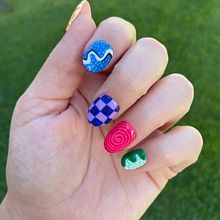 My First Nails for Introduction to Nail Art. Projekt z dziedziny Design, Trad, c, jna ilustracja,  Malarstwo, Pattern design, Malarstwo dekorac i jne użytkownika Mary Shaak - 19.10.2023