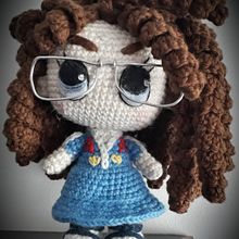 Meu projeto do curso: Amigurumi: crie pessoas com crochê. Arts, Crafts, To, Design, Fiber Arts, Crochet, Amigurumi, and Textile Design project by Sandra José - 10.22.2023