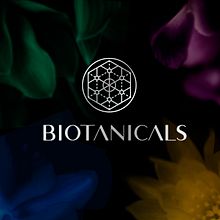 BIOTANICALS. Skincare. Un proyecto de Fotografía, Packaging, Diseño gráfico y Retoque fotográfico de Cèlia Escuín - 24.10.2023