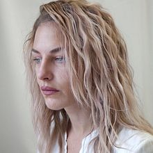 Il mio progetto del corso: Fotoritratti delicati e minimalisti. Projekt z dziedziny Fotografia, Retuszowanie fotografii i Fotografia portretowa użytkownika Ellen Gattel - 25.10.2023