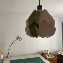 Mi proyecto del curso: Diseño de tu propia lámpara de papel. Arts, Crafts, Furniture Design, Making, Lighting Design, Paper Craft, Decoration, and DIY project by anasromer - 10.26.2023