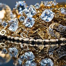 Jewelry Appraisal in Charleston, SC | Gene's Jewelry & Pawn. Jewelr, and Design project by Gene's Jewelry & Pawn - 10.30.2023