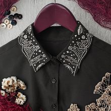Una Camisa de Otro Mundo. Accessor, Design, Costume Design, Embroider, Color Theor, and Textile Design project by Aina Martí Guañabens - 10.30.2023