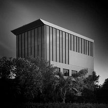 Black and White: Post-production Techniques for Architectural Photography. Fotografia, Arquitetura, Retoque fotográfico, Fotografia digital, Fotografia artística, Fotografia em exteriores, e Fotografia arquitetônica projeto de dwijaarsana - 31.10.2023