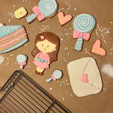 Mi proyecto del curso: Decoración de galletas con royal icing para principiantes. Design, Painting, and DIY project by Raquel Abigail C - 11.07.2023