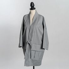 Mein Abschlussprojekt für den Kurs: Modedesign: Japanisch-inspirierte Muster. Un proyecto de Diseño de moda, Costura, Patronaje y confección			 de Alisa Menkhaus - 08.11.2023